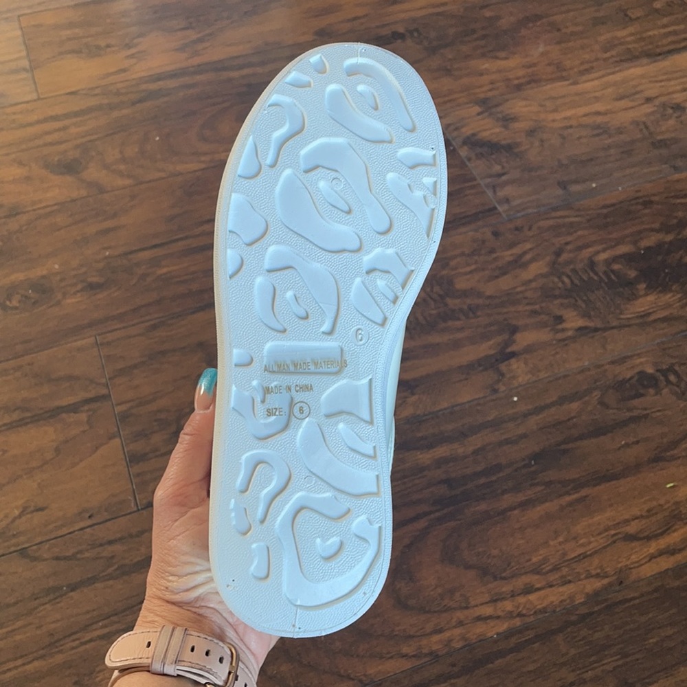 NWT 🤍Patent (faux) White Sneakers - Picture 4 of 6